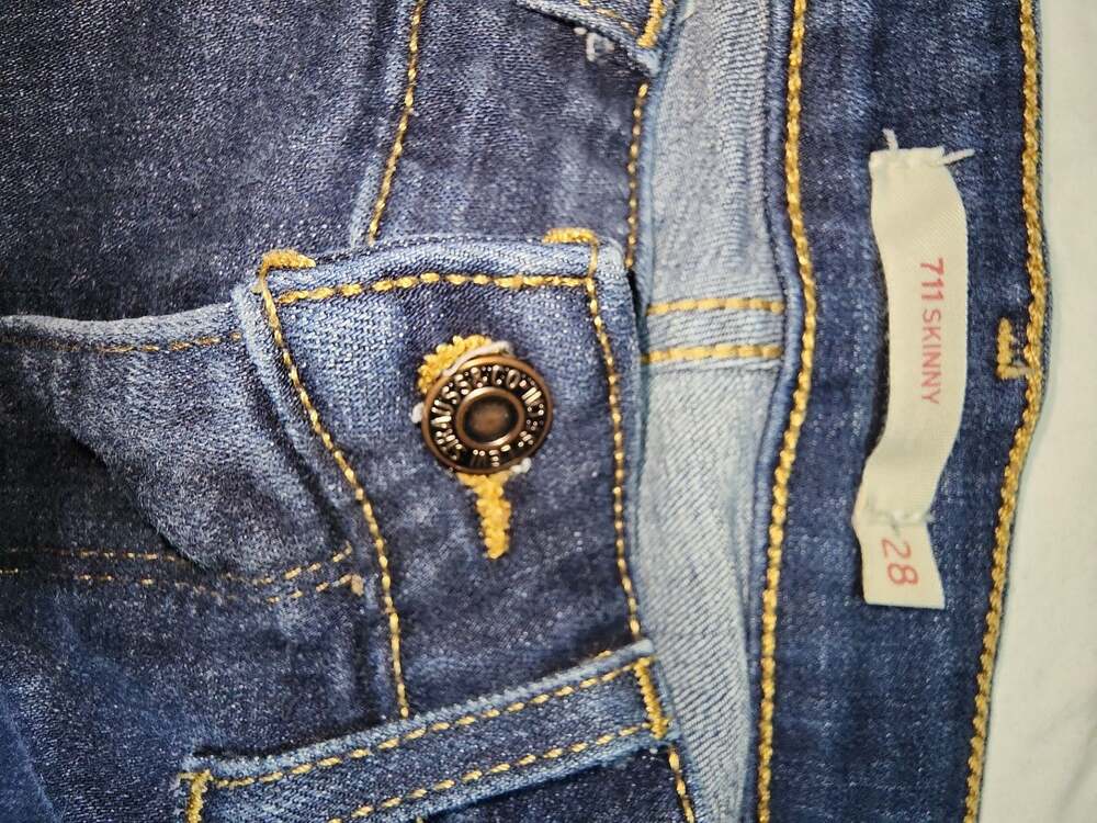 Levi's 711 Skinny Jeans Women's 28x28 - Picture 3 of 6